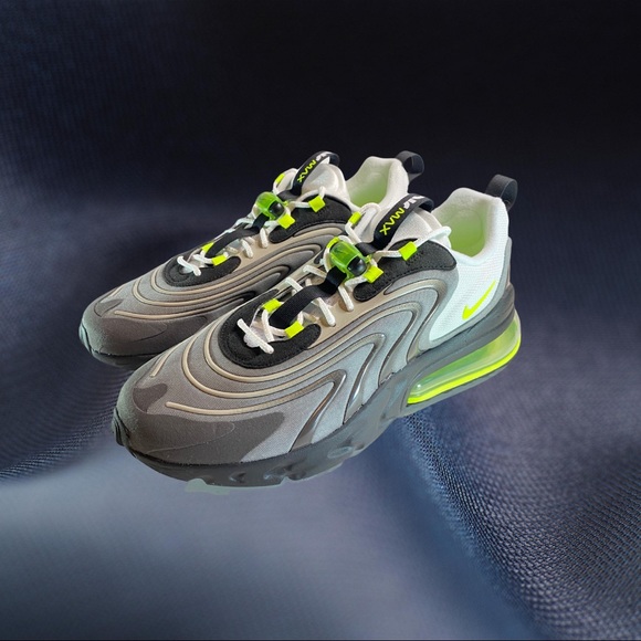 New NIKE AIR MAX 270 REACT ENG - Picture 2 of 8